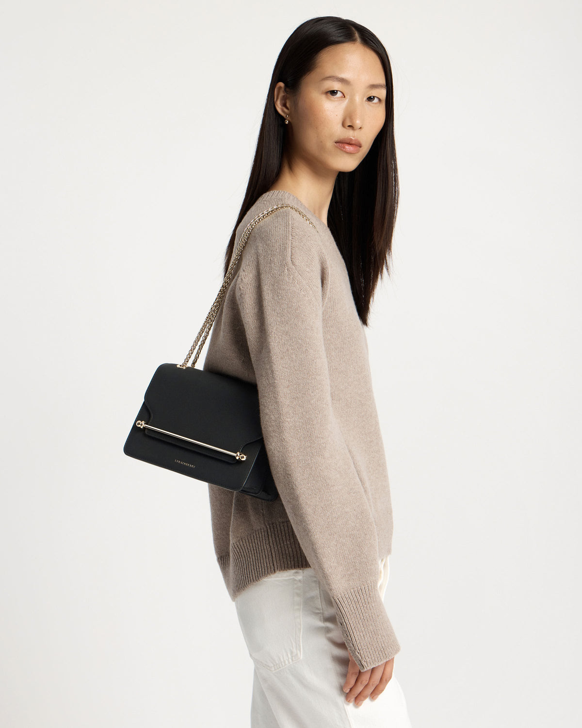 East/West - Black - View 8