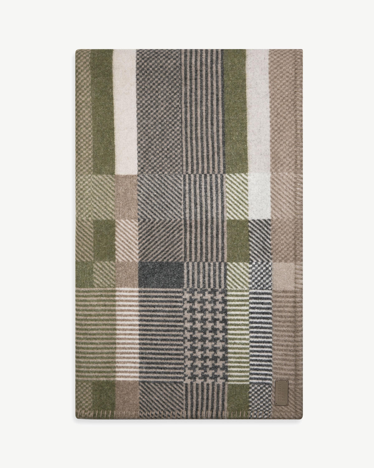 Tartan Blanket - Strathberry Tartan Wool/Cashmere - View 2